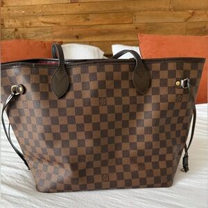 ✨Louis Vuitton Damier MM Neverfull